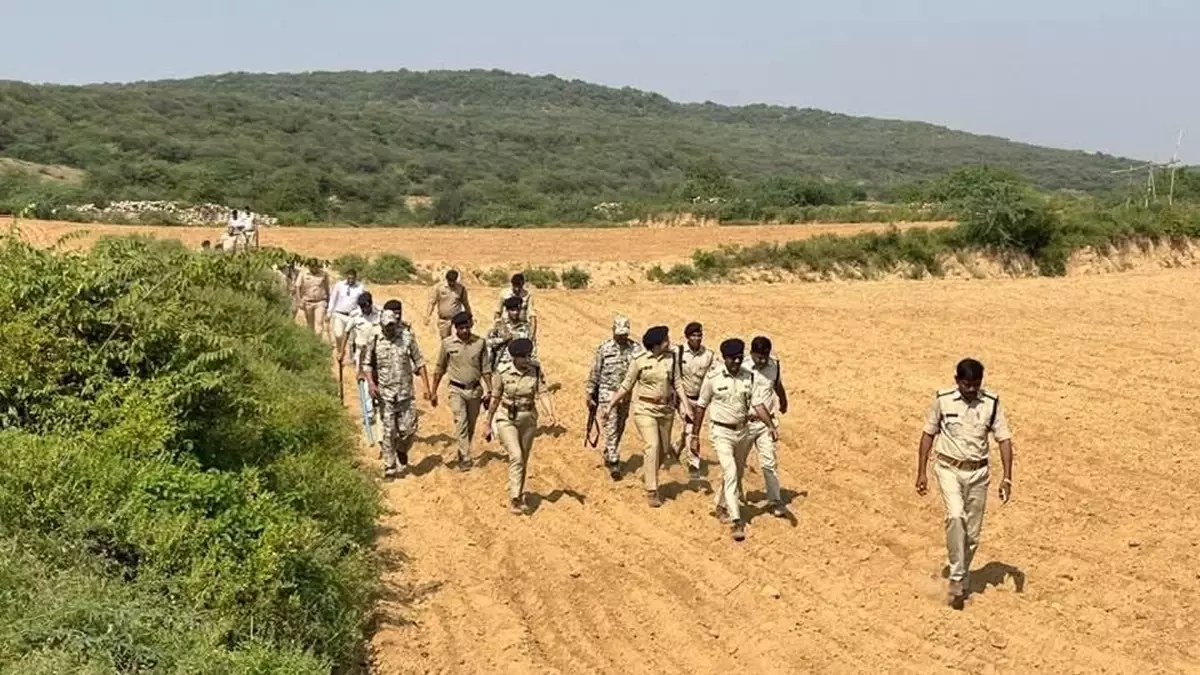 Bhopal: ग्वालियर-चंबल में डकैतों की धमक, योगेंद्र गुर्जर गिरोह परेशान Bhopal: ग्वालियर-चंबल में डकैतों की धमक, योगेंद्र गुर्जर गिरोह परेशान
