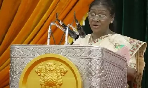 राष्ट्रपति मुर्मू ने आंध्र में सत्य साईं बाबा के जन्म शताब्दी समारोह में भाग लिया राष्ट्रपति मुर्मू ने आंध्र में सत्य साईं बाबा के जन्म शताब्दी समारोह में भाग लिया