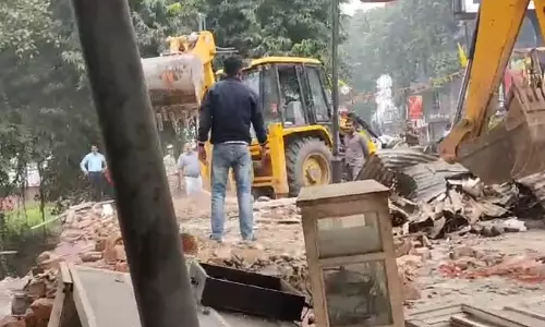 Bareilly: बरेली में प्रशासन ने किया बड़ा बुलडोज़र ऑपरेशन