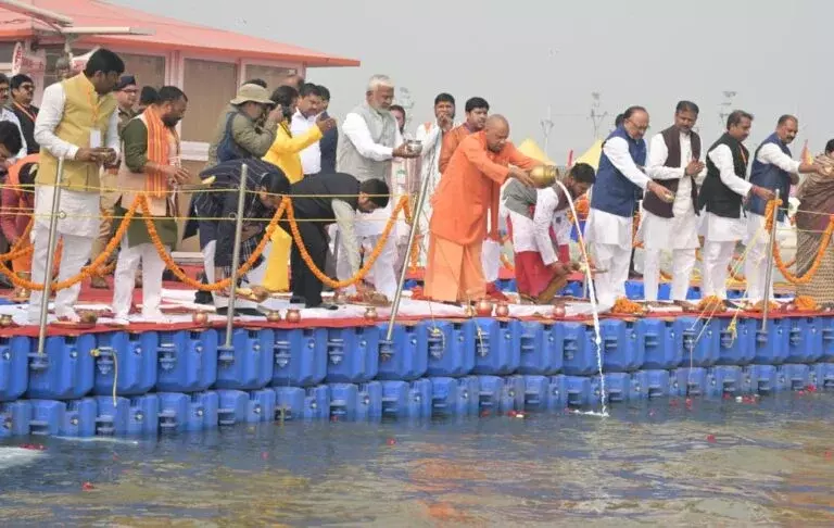 Prayagraj: सीएम योगी ने हनुमान मूर्ति की प्राण प्रतिष्ठा में दी उपस्थिति Prayagraj: सीएम योगी ने हनुमान मूर्ति की प्राण प्रतिष्ठा में दी उपस्थिति