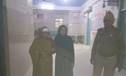 Farrukhabad: शराबी युवकों ने दो महिलाओं को निशाना बनाया