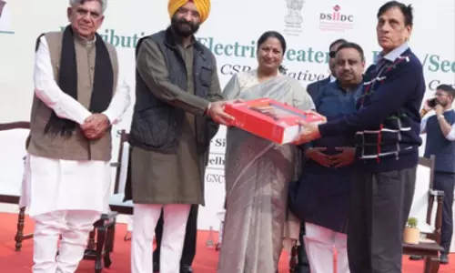 दिल्ली CM ने RWA चौकीदारों को 10,000 हीटर बांटने का अभियान शुरू किया