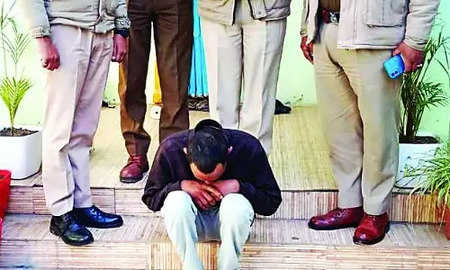 महिला की गला घोंटकर हत्या महिला की गला घोंटकर हत्या