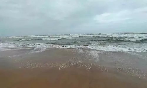 मलक्का की खाड़ी के ऊपर लो प्रेशर बना है, अगले 48 घंटों में और तेज़ हो सकता है मलक्का की खाड़ी के ऊपर लो प्रेशर बना है, अगले 48 घंटों में और तेज़ हो सकता है