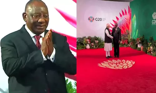 जी20 लीडर्स समिट: दक्षिण अफ्रीका के राष्ट्रपति ने पीएम मोदी का नमस्ते से किया खास स्वागत, वीडियो वायरल जी20 लीडर्स समिट: दक्षिण अफ्रीका के राष्ट्रपति ने पीएम मोदी का नमस्ते से किया खास स्वागत, वीडियो वायरल