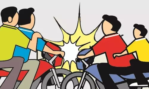 Auraiya: बाइक भिड़ंत में तीन गंभीर रूप से घायल Auraiya: बाइक भिड़ंत में तीन गंभीर रूप से घायल