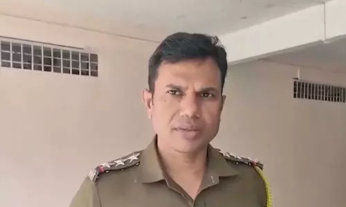 Jalna में 13 वर्षीय स्कूली छात्रा ने आत्महत्या कर ली Jalna में 13 वर्षीय स्कूली छात्रा ने आत्महत्या कर ली