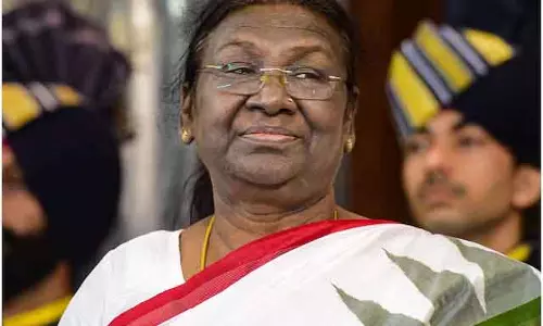 सत्य साईं बाबा सार्वभौमिक प्रेम के प्रतीक हैं: President Draupadi Murmu सत्य साईं बाबा सार्वभौमिक प्रेम के प्रतीक हैं: President Draupadi Murmu
