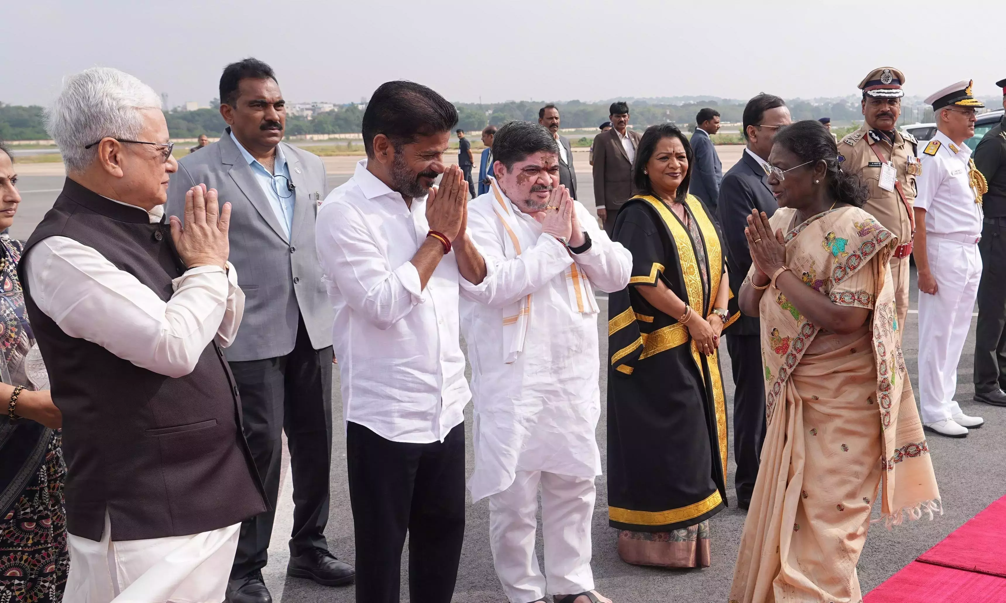 Telangana : राष्ट्रपति मुर्मू ने हैदराबाद का एक दिवसीय दौरा पूरा किया Telangana : राष्ट्रपति मुर्मू ने हैदराबाद का एक दिवसीय दौरा पूरा किया