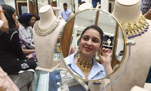 बदलते ग्लोबल संकेतों के बीच इस हफ़्ते सोने, चांदी की कीमतों में उतार-चढ़ाव बना हुआ