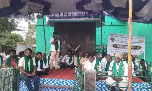 Navalgund : मक्का क्रय केंद्र खोलने की मांग Navalgund : मक्का क्रय केंद्र खोलने की मांग