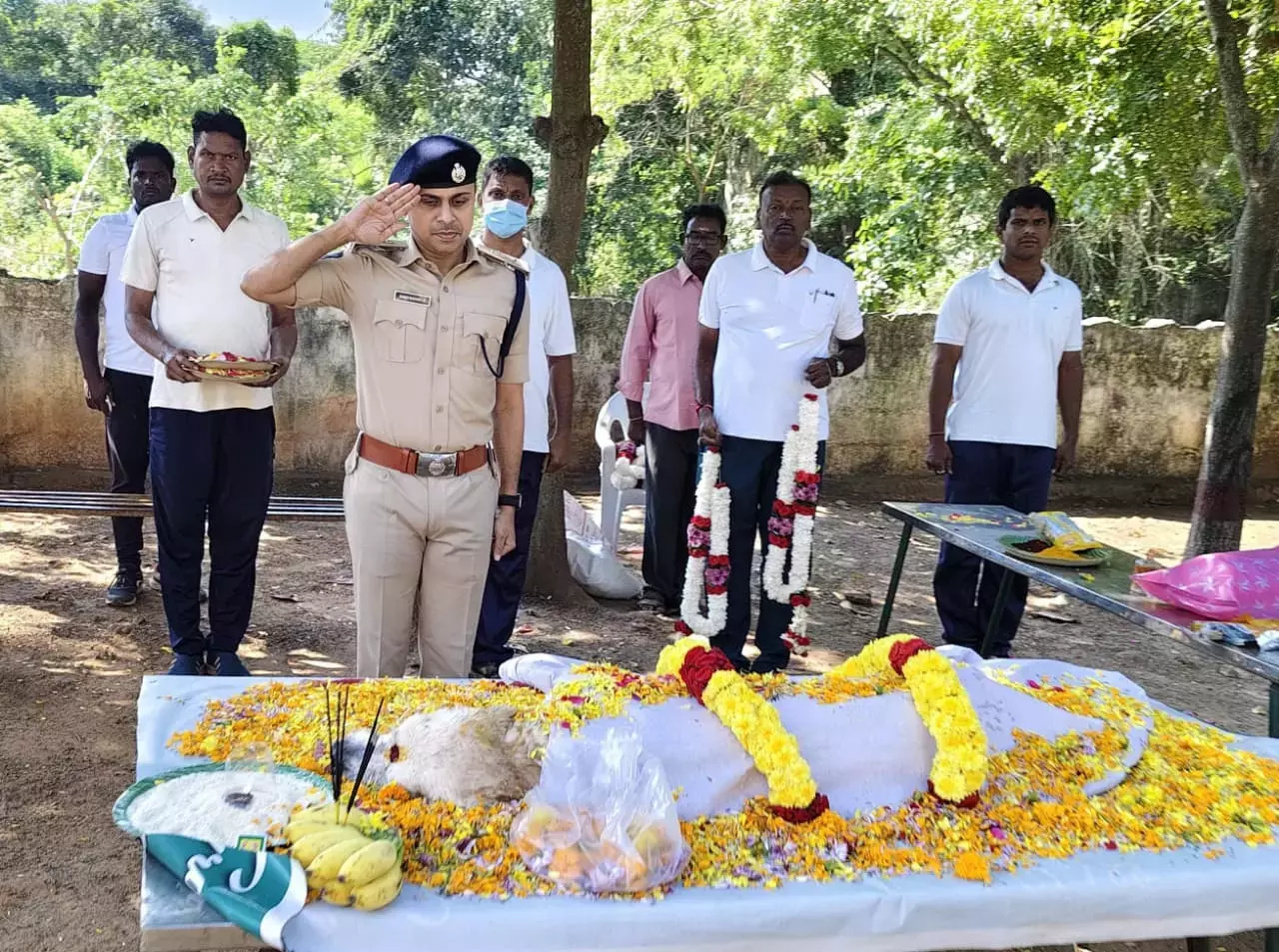 Andhra Pradesh :  काकीनाडा पुलिस ने वफादार स्निफर डॉग अर्जुन के निधन पर शोक जताया