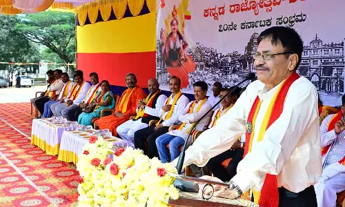 Kannada स्कूलों में छात्रों की संख्या में गिरावट पर बी. राजशेखरप्पा ने खेद जताया Kannada स्कूलों में छात्रों की संख्या में गिरावट पर बी. राजशेखरप्पा ने खेद जताया