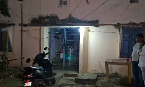 कटक डबल मर्डर: पैसे के झगड़े में बेटे ने माता-पिता की हत्या की कटक डबल मर्डर: पैसे के झगड़े में बेटे ने माता-पिता की हत्या की