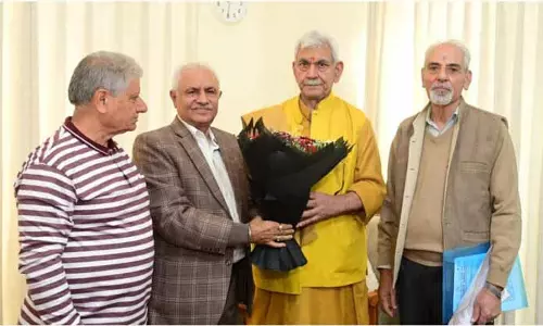 KP Sabha के प्रतिनिधिमंडल ने एलजी से मुलाकात की, ज्ञापन सौंपा KP Sabha के प्रतिनिधिमंडल ने एलजी से मुलाकात की, ज्ञापन सौंपा