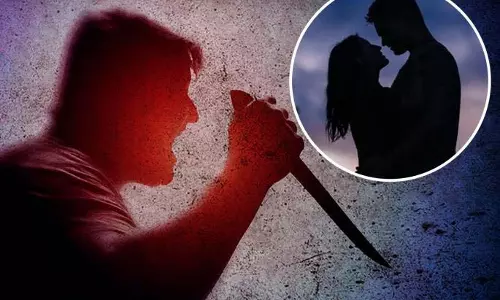 वह अपनी पत्नी को उसके गलत रिश्ते को खत्म करने के लिए अपने गांव ले गया; तीन महीने बाद वह अकेला लौटा