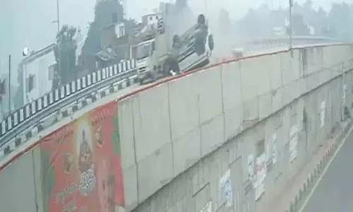 Gorakhpur: बोलेरो और ट्रक की टक्कर 6 सेकंड में कैद, वीडियो वायरल