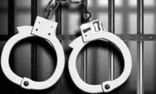 Meerut: बेटे के फर्ज़ी किडनैप का नाटक करने वाली महिला गिरफ्तार Meerut: बेटे के फर्ज़ी किडनैप का नाटक करने वाली महिला गिरफ्तार
