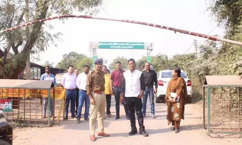 कलेक्टर-SP ने अन्तर्राज्यीय चेक पोस्ट का किया आकस्मिक निरीक्षण
