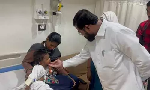 मौत के मुंह से लौटा दो साल का हमदान, एकनाथ शिंदे ने अस्पताल जाकर की मुलाकात