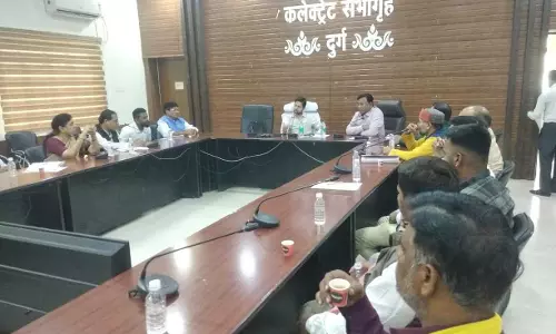दुर्ग में निर्वाचन पुनरीक्षण की बैठक संपन्न, कलेक्टर ने दिए जरूरी निर्देश दुर्ग में निर्वाचन पुनरीक्षण की बैठक संपन्न, कलेक्टर ने दिए जरूरी निर्देश