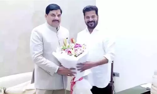 हैदराबाद में मुख्यमंत्री मोहन यादव और रेवंत रेड्डी की मुलाकात हैदराबाद में मुख्यमंत्री मोहन यादव और रेवंत रेड्डी की मुलाकात