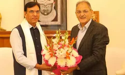 दिल्ली: लद्दाख के उपराज्यपाल ने खेल मंत्री मनसुख मंडाविया से की मुलाकात, सौंपा ज्ञापन दिल्ली: लद्दाख के उपराज्यपाल ने खेल मंत्री मनसुख मंडाविया से की मुलाकात, सौंपा ज्ञापन