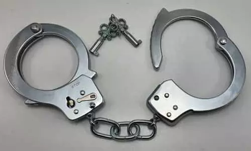 FIR दर्ज: नगर निगम आयुक्त रिश्वतखोरी में गिरफ्तार FIR दर्ज: नगर निगम आयुक्त रिश्वतखोरी में गिरफ्तार