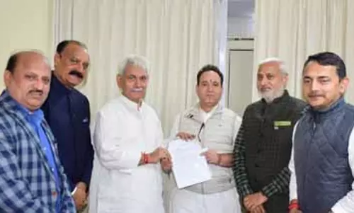 जम्मू-कश्मीर: LG से मिले विपक्षी नेता, एमबीबीएस दाखिलों को लेकर चिंताएं व्यक्त कीं