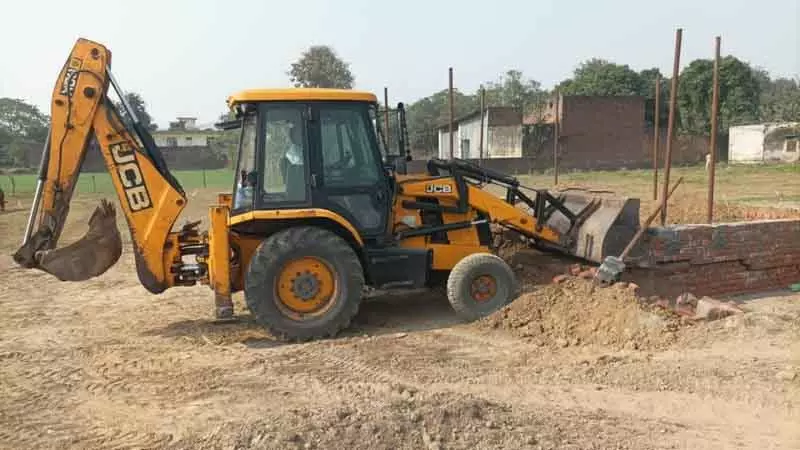 Yamunanagar जगाधरी में अवैध कॉलोनी गिराई गई Yamunanagar जगाधरी में अवैध कॉलोनी गिराई गई
