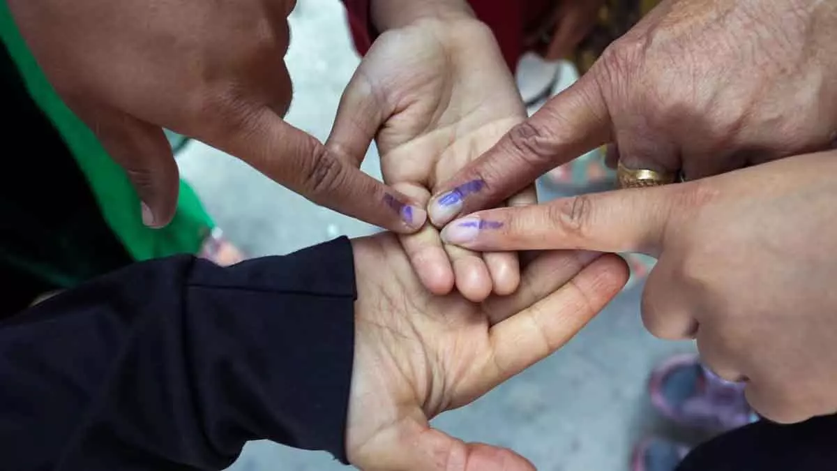 परभणी लोकल बॉडी चुनाव के लिए महायुति और MVA में हितों के टकराव ने एकता तोड़ी परभणी लोकल बॉडी चुनाव के लिए महायुति और MVA में हितों के टकराव ने एकता तोड़ी