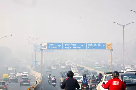 दिल्ली-एनसीआर में हवा जहरीली: एक्यूआई 450 के पार, प्रदूषण से लोगों का हाल बेहाल दिल्ली-एनसीआर में हवा जहरीली: एक्यूआई 450 के पार, प्रदूषण से लोगों का हाल बेहाल