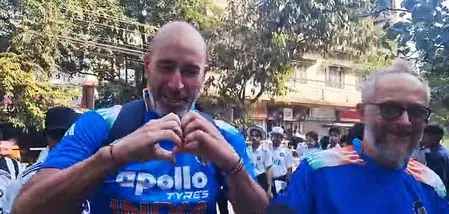 गुवाहाटी टेस्ट : फैंस को भारत की जीत का भरोसा, विदेशियों ने भी लगाए इंडिया-इंडिया के नारे गुवाहाटी टेस्ट : फैंस को भारत की जीत का भरोसा, विदेशियों ने भी लगाए इंडिया-इंडिया के नारे