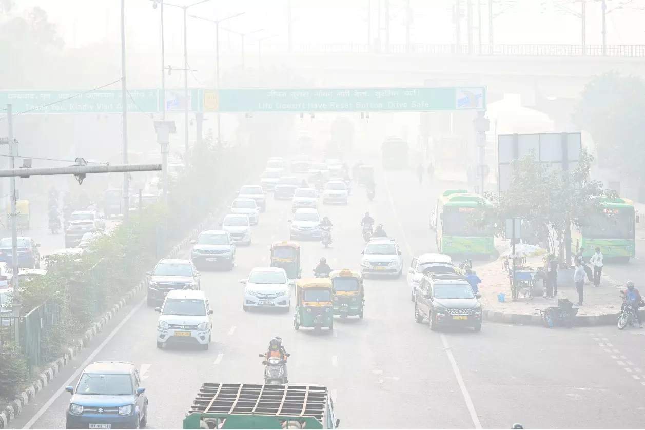 Delhi-NCR के हॉटस्पॉट में AQI 500 से ऊपर; घना स्मॉग और गिरते तापमान से परेशानी बढ़ी Delhi-NCR के हॉटस्पॉट में AQI 500 से ऊपर; घना स्मॉग और गिरते तापमान से परेशानी बढ़ी