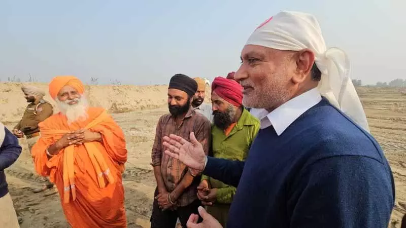 पंजाब के बाउपुर मंड इलाके के बाढ़ प्रभावित किसानों के लिए NRI ने 25 लाख रुपये दान किए पंजाब के बाउपुर मंड इलाके के बाढ़ प्रभावित किसानों के लिए NRI ने 25 लाख रुपये दान किए