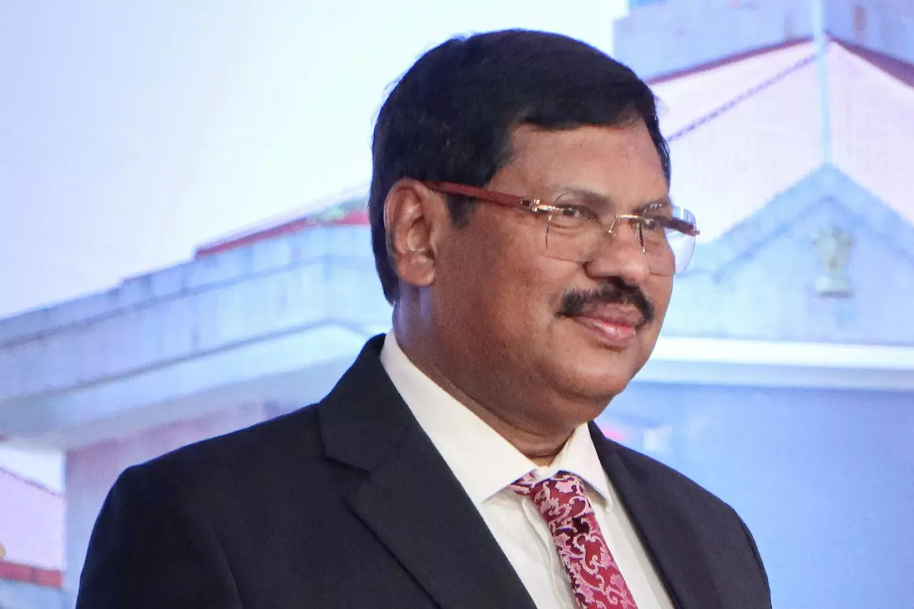 CJI गवई ने विदाई भाषण में साधारण शुरुआत से लेकर अपने सफर पर बात की CJI गवई ने विदाई भाषण में साधारण शुरुआत से लेकर अपने सफर पर बात की