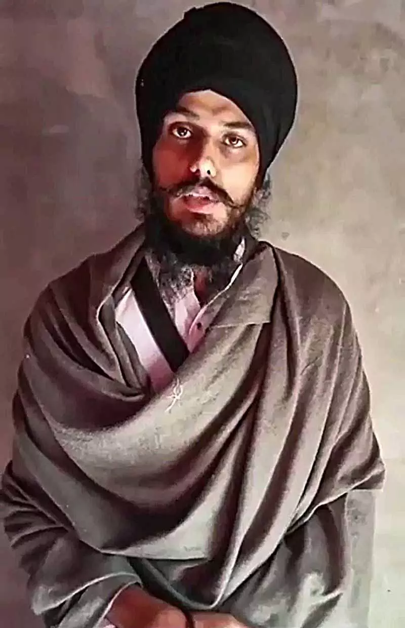 Amritpal Singh की कनाडा जा रही मां को दिल्ली एयरपोर्ट पर रोका गया Amritpal Singh की कनाडा जा रही मां को दिल्ली एयरपोर्ट पर रोका गया
