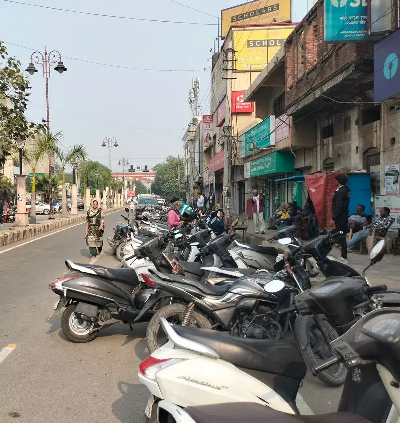 Haryana : अंबाला कैंट में रोज़ाना लगने वाले ट्रैफिक जाम को खत्म करने के लिए Haryana : अंबाला कैंट में रोज़ाना लगने वाले ट्रैफिक जाम को खत्म करने के लिए