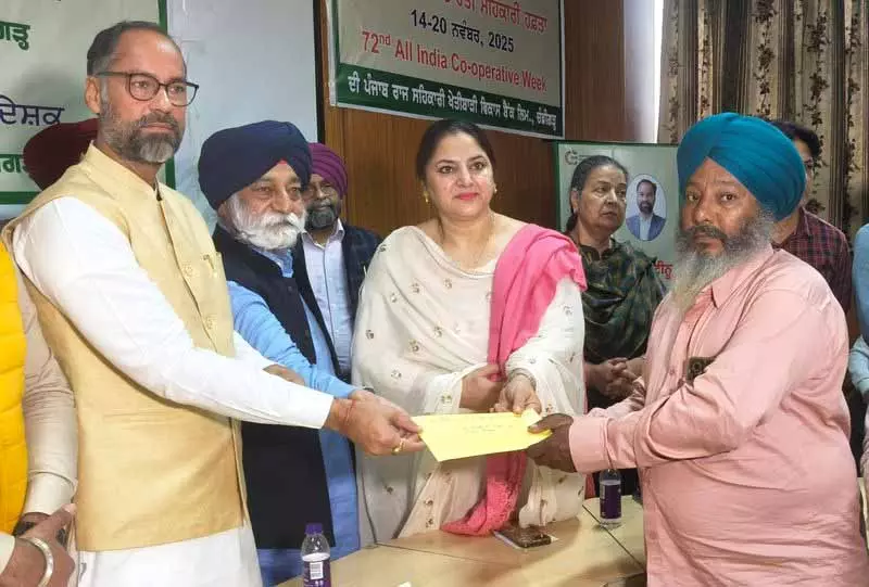 Co-op Bank ने 3.5 साल बाद किसानों के लिए लोन सुविधा की समीक्षा की Co-op Bank ने 3.5 साल बाद किसानों के लिए लोन सुविधा की समीक्षा की