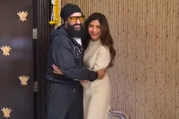 Shilpa Shetty ने एनिवर्सरी पर जताया प्यार, राज कुंद्रा के लिए लिखा भावुक नोट Shilpa Shetty ने एनिवर्सरी पर जताया प्यार, राज कुंद्रा के लिए लिखा भावुक नोट
