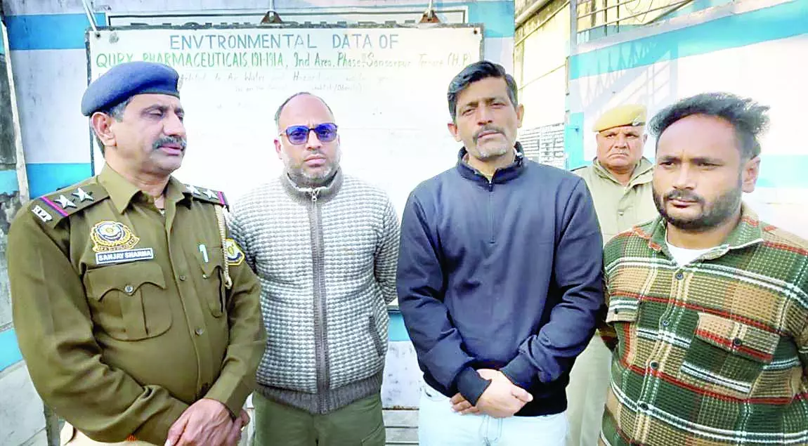 नकली दवा निर्माण पर औषधि विभाग की कार्रवाई नकली दवा निर्माण पर औषधि विभाग की कार्रवाई