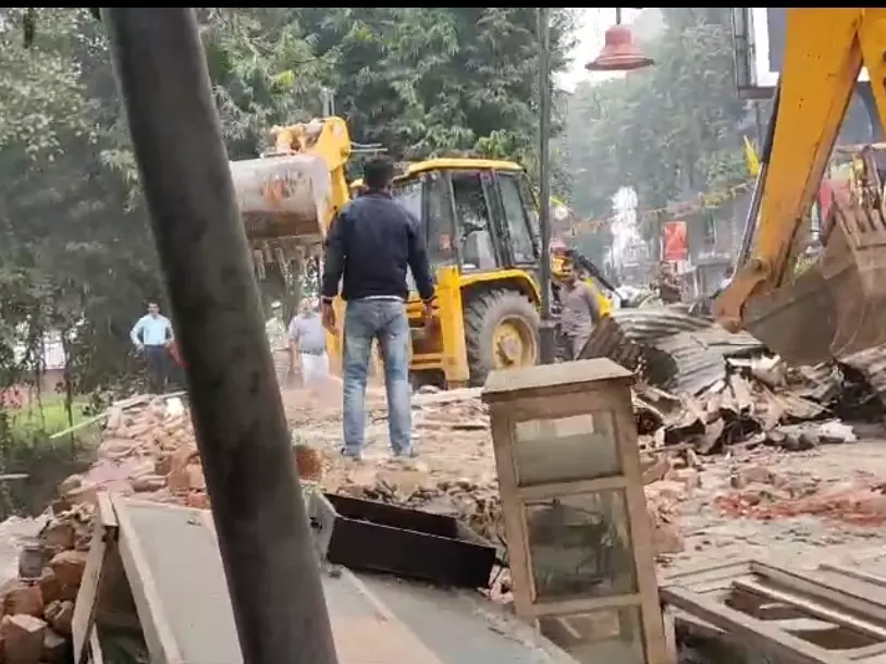 Bareilly: बरेली में प्रशासन ने किया बड़ा बुलडोज़र ऑपरेशन Bareilly: बरेली में प्रशासन ने किया बड़ा बुलडोज़र ऑपरेशन