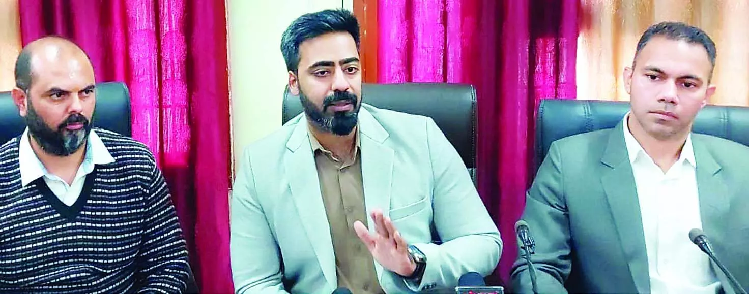 उपायुक्त ने माफिया पर कसा शिकंजा, शाम पांच से सुबह छह बजे तक प्रतिबंध उपायुक्त ने माफिया पर कसा शिकंजा, शाम पांच से सुबह छह बजे तक प्रतिबंध