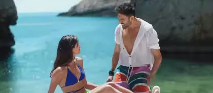 Ananya Panday का बर्थडे गिफ्ट: कार्तिक के लिए ‘रे’ का नया टीज़र लॉन्च Ananya Panday का बर्थडे गिफ्ट: कार्तिक के लिए ‘रे’ का नया टीज़र लॉन्च