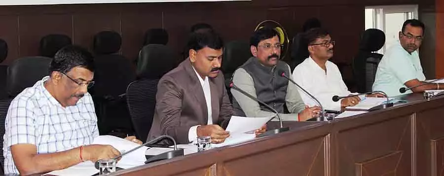 डेडलाइन के अंदर काम पूरा करें: Shashidhar Kurera डेडलाइन के अंदर काम पूरा करें: Shashidhar Kurera