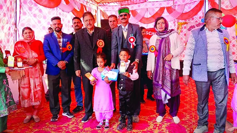 छांब भुजाण स्कूल ने मनाया वार्षिकोत्सव छांब भुजाण स्कूल ने मनाया वार्षिकोत्सव