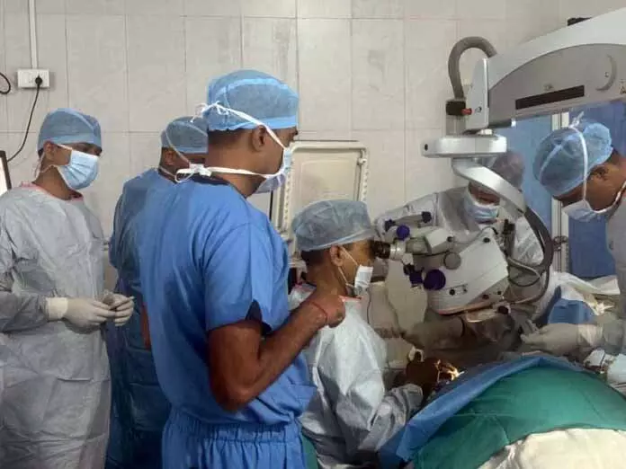 Operation Sindoor के बाद पाक के गुस्से में फंसे कई आम लोगों को आर्मी के डॉक्युमेंट्स ने नई नज़र दी Operation Sindoor के बाद पाक के गुस्से में फंसे कई आम लोगों को आर्मी के डॉक्युमेंट्स ने नई नज़र दी