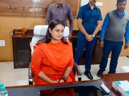 पहली बार मंत्री बनीं श्रेयसी सिंह ने IT और खेल विभाग का कार्यभार संभाला पहली बार मंत्री बनीं श्रेयसी सिंह ने IT और खेल विभाग का कार्यभार संभाला