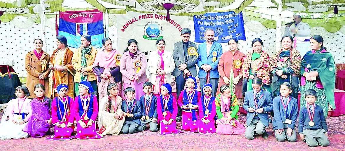 तीन करोड़ से बना श्री लक्ष्मी नारायण मंदिर तीन करोड़ से बना श्री लक्ष्मी नारायण मंदिर