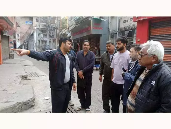 JMC ने सार्वजनिक कूड़ा फेंकने और खुले में पेशाब करने पर रोक लगाने के लिए “वॉल ऑफ शेम” पहल शुरू की JMC ने सार्वजनिक कूड़ा फेंकने और खुले में पेशाब करने पर रोक लगाने के लिए “वॉल ऑफ शेम” पहल शुरू की
